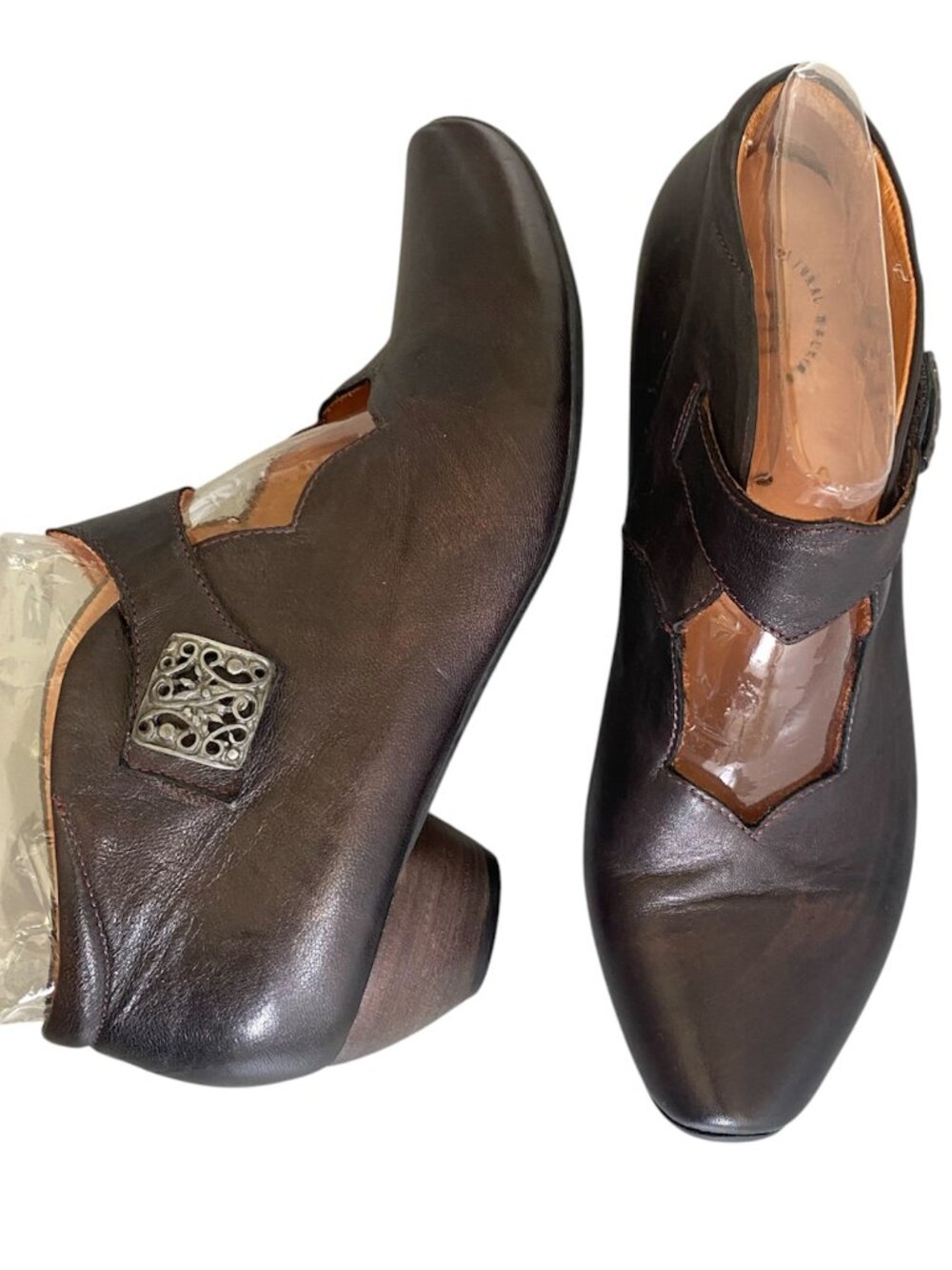 Think! Aida Metallic Bronze Leather Mary Jane Heel Pump 40 / US 9